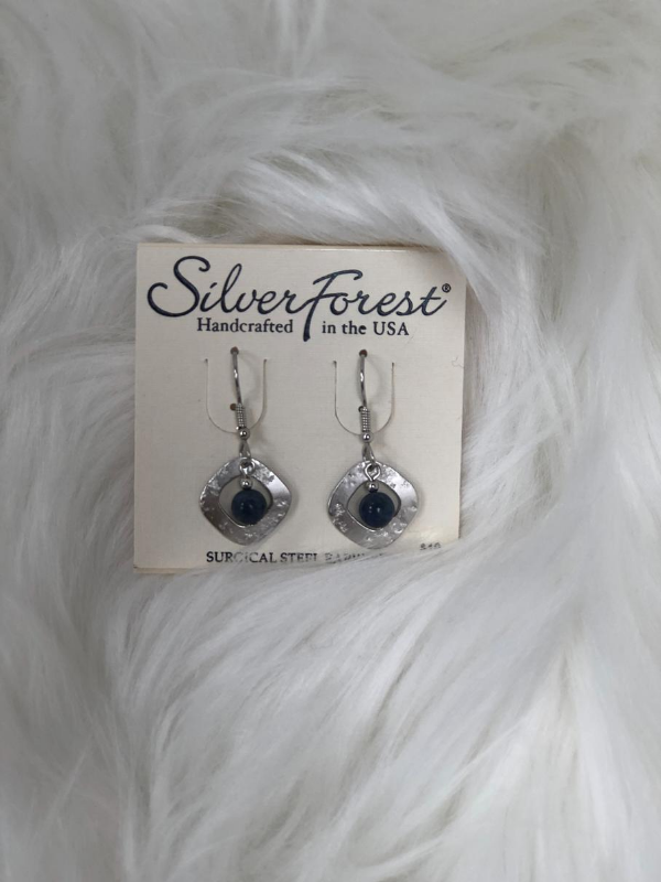 2 piece dangle square silver earrings with blue stone