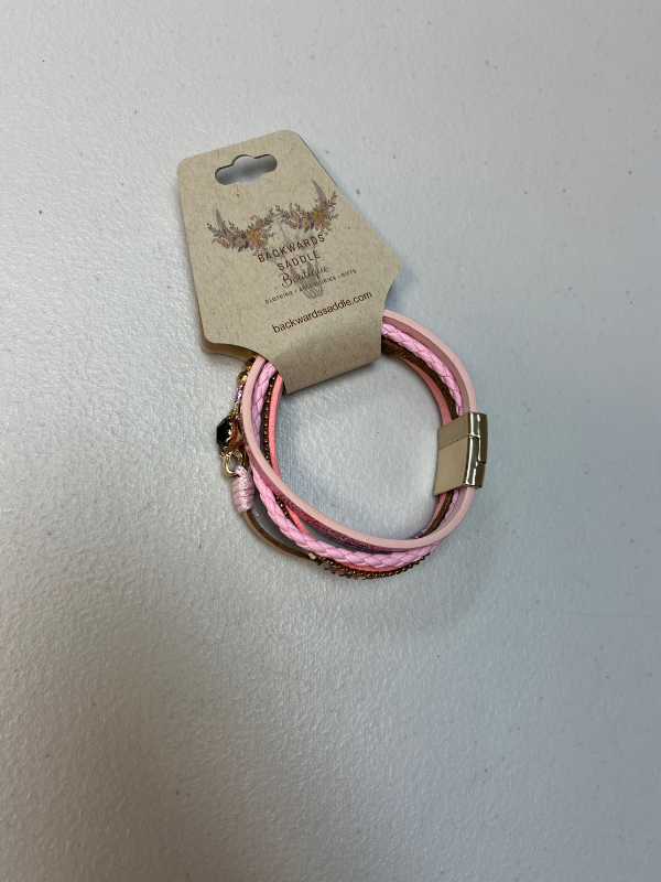 Magnetic lock bracelet