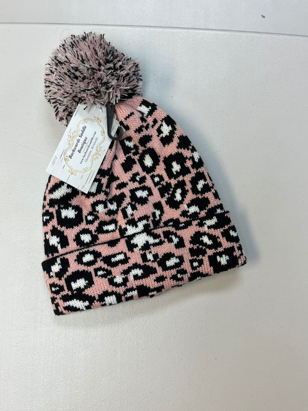 Leopard beanie with pom