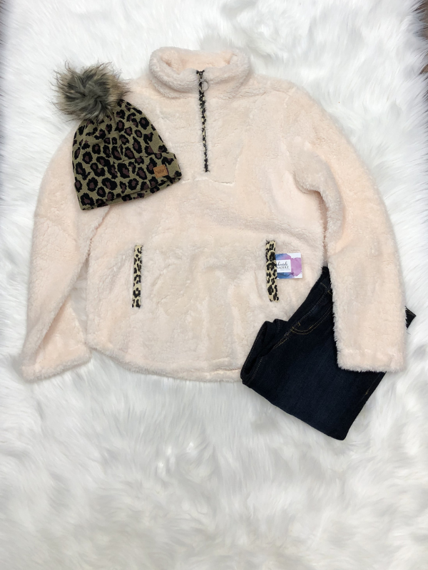 Cream Sherpa w/leopard trim