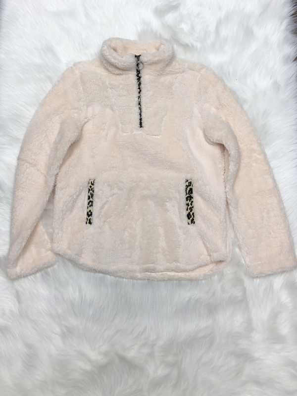 Cream Sherpa w/leopard trim