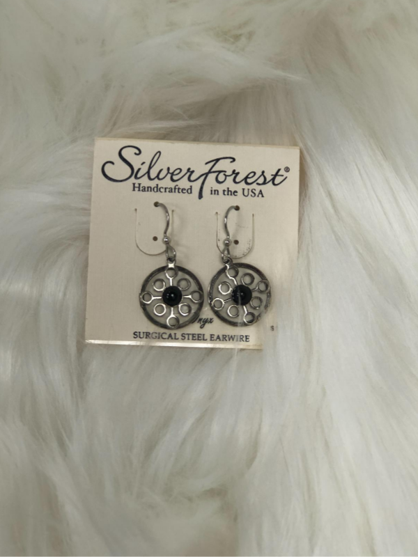1 piece silver with black earrings