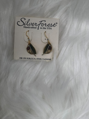Bent leaf gold earrings