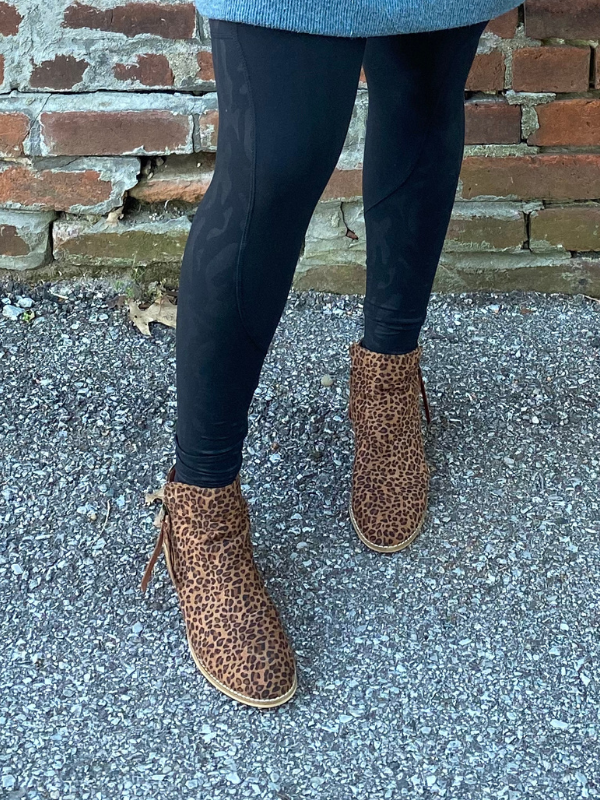 Short Brown Boots With Black Leggings