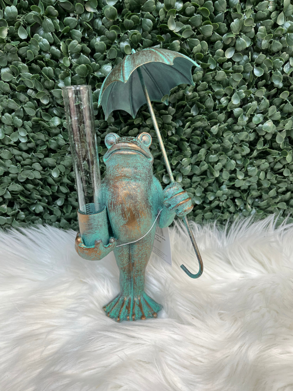 Frog rain gauge